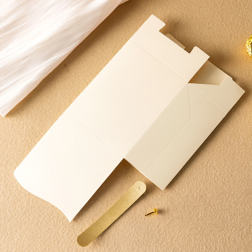 Luxury Portable Wedding Candy Boxes – 10pcs Creative Paperboard Gift Bags with Leather Handle