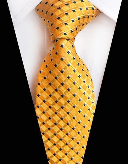 Classic Silk Tie – The Detail That Defines Your First Impression