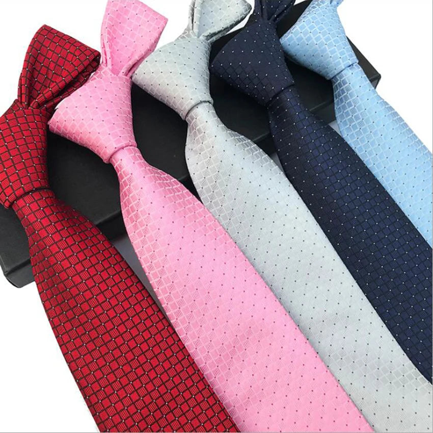 Classic Silk Tie – The Detail That Defines Your First Impression
