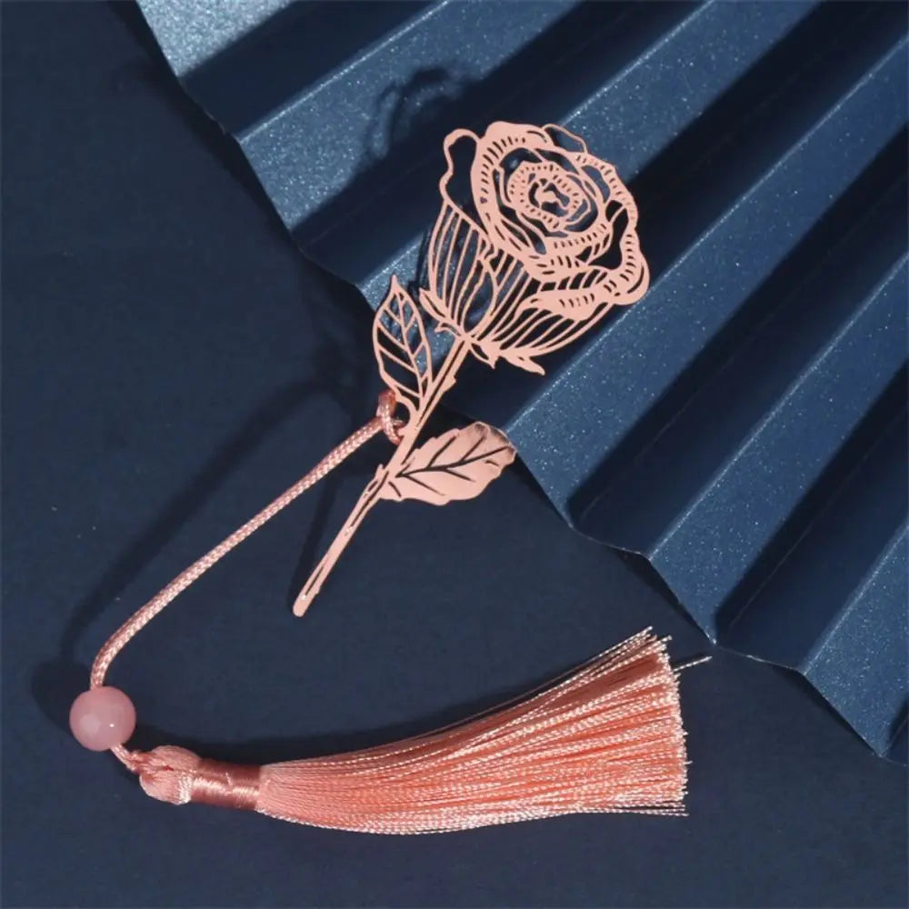 Elegant Metal Bookmark with Tassel – Hollow Leaf & Flower Design for Readers and Gift Lovers