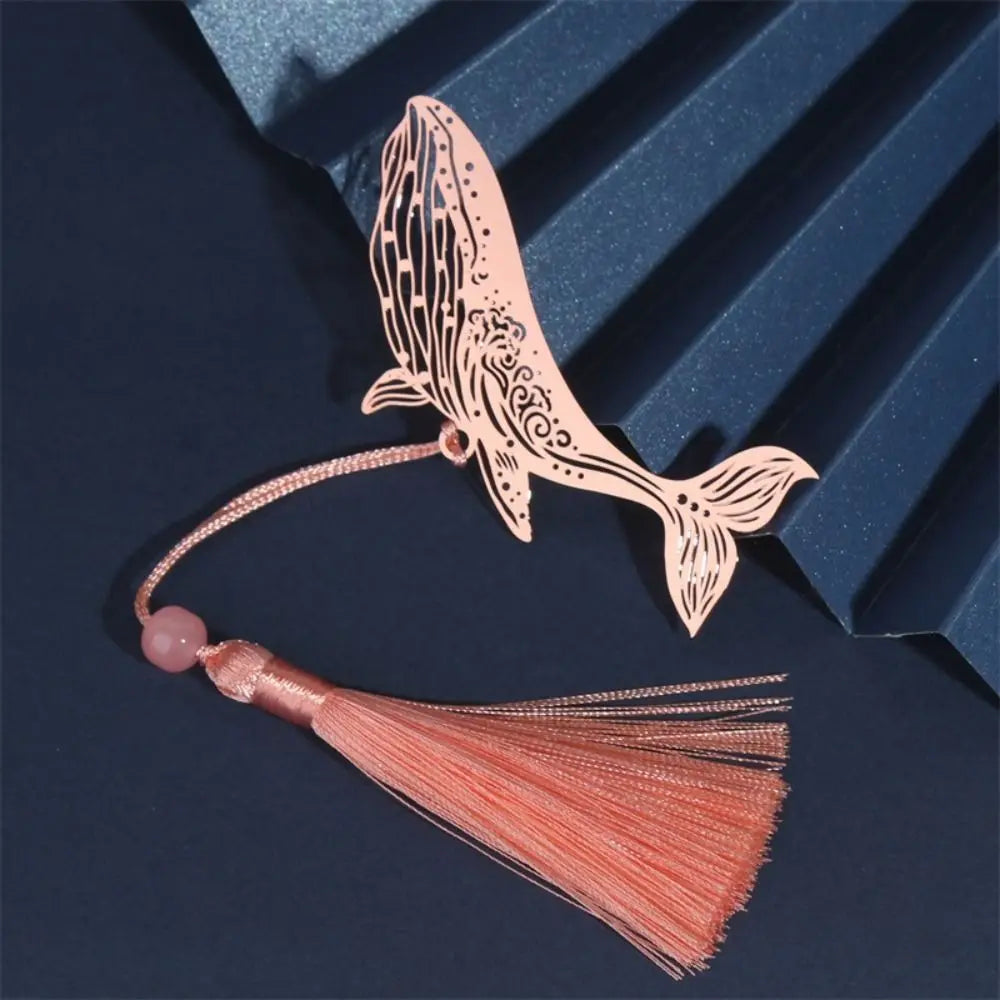 Elegant Metal Bookmark with Tassel – Hollow Leaf & Flower Design for Readers and Gift Lovers