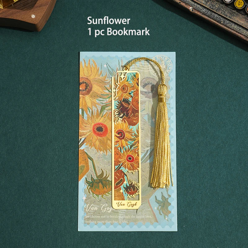 Retro Floral Metal Bookmark – Elegant Hollow Design with Tassel for Readers & Writers