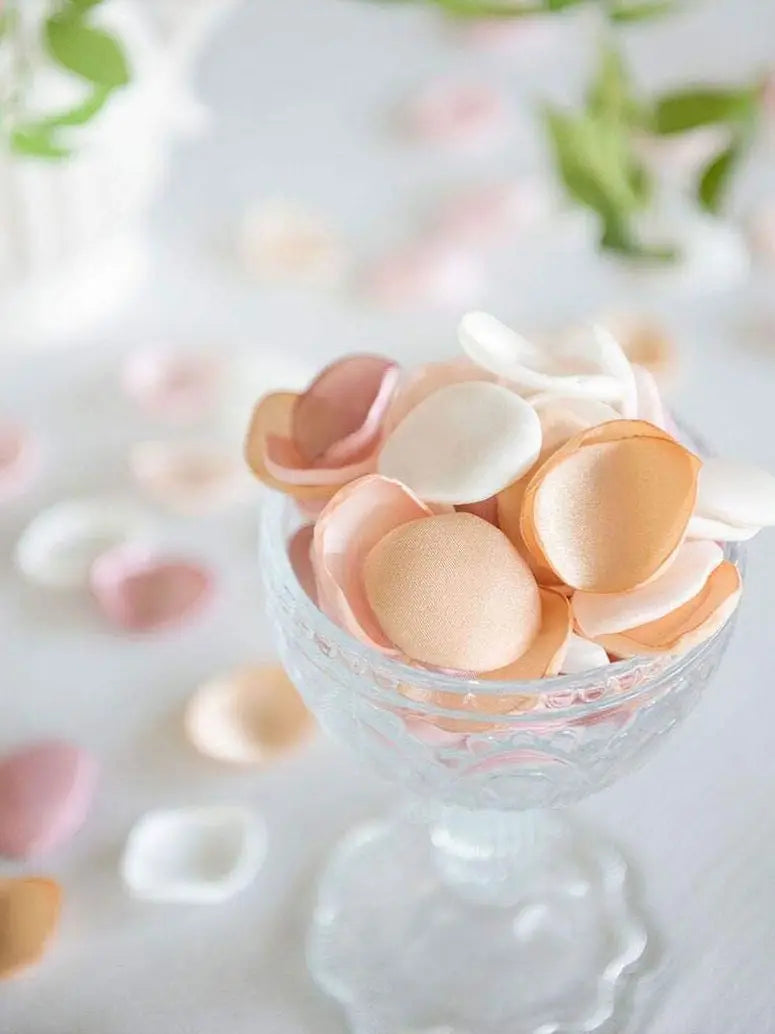 100pcs Mixed Silk Rose Petals – Satin Wedding Table Decor for Romantic Celebrations