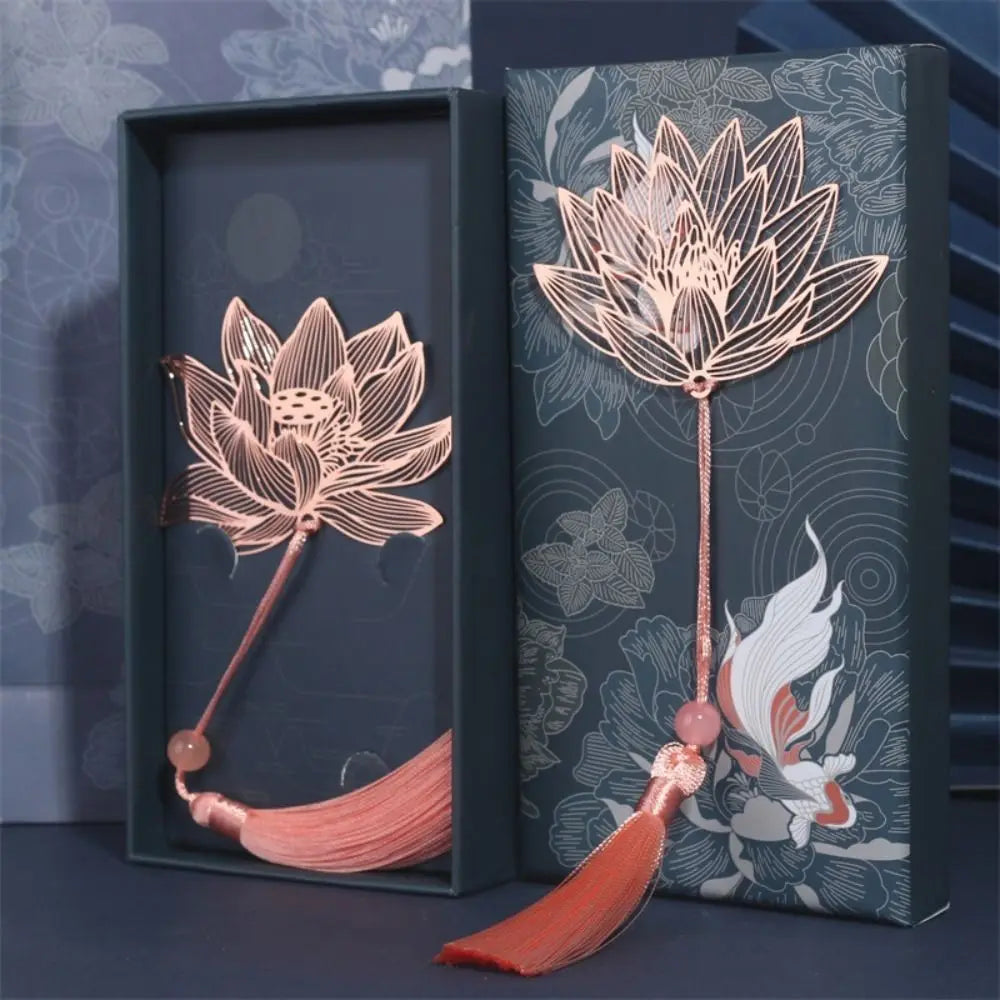 Elegant Metal Bookmark with Tassel – Hollow Leaf & Flower Design for Readers and Gift Lovers