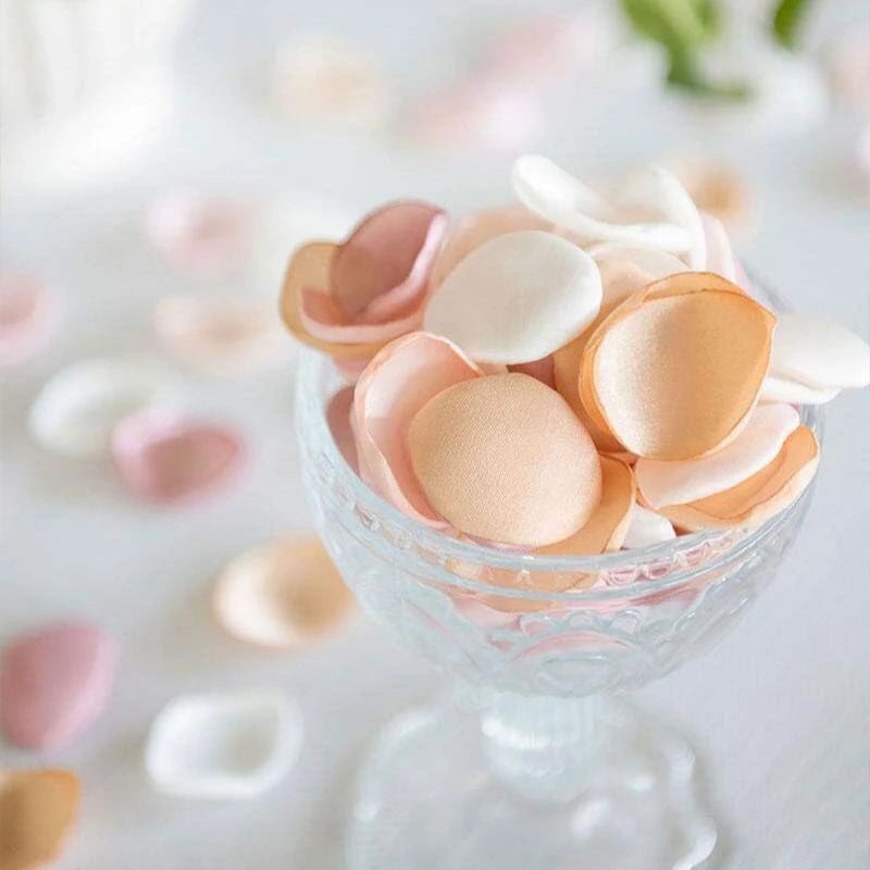 100pcs Mixed Silk Rose Petals – Satin Wedding Table Decor for Romantic Celebrations