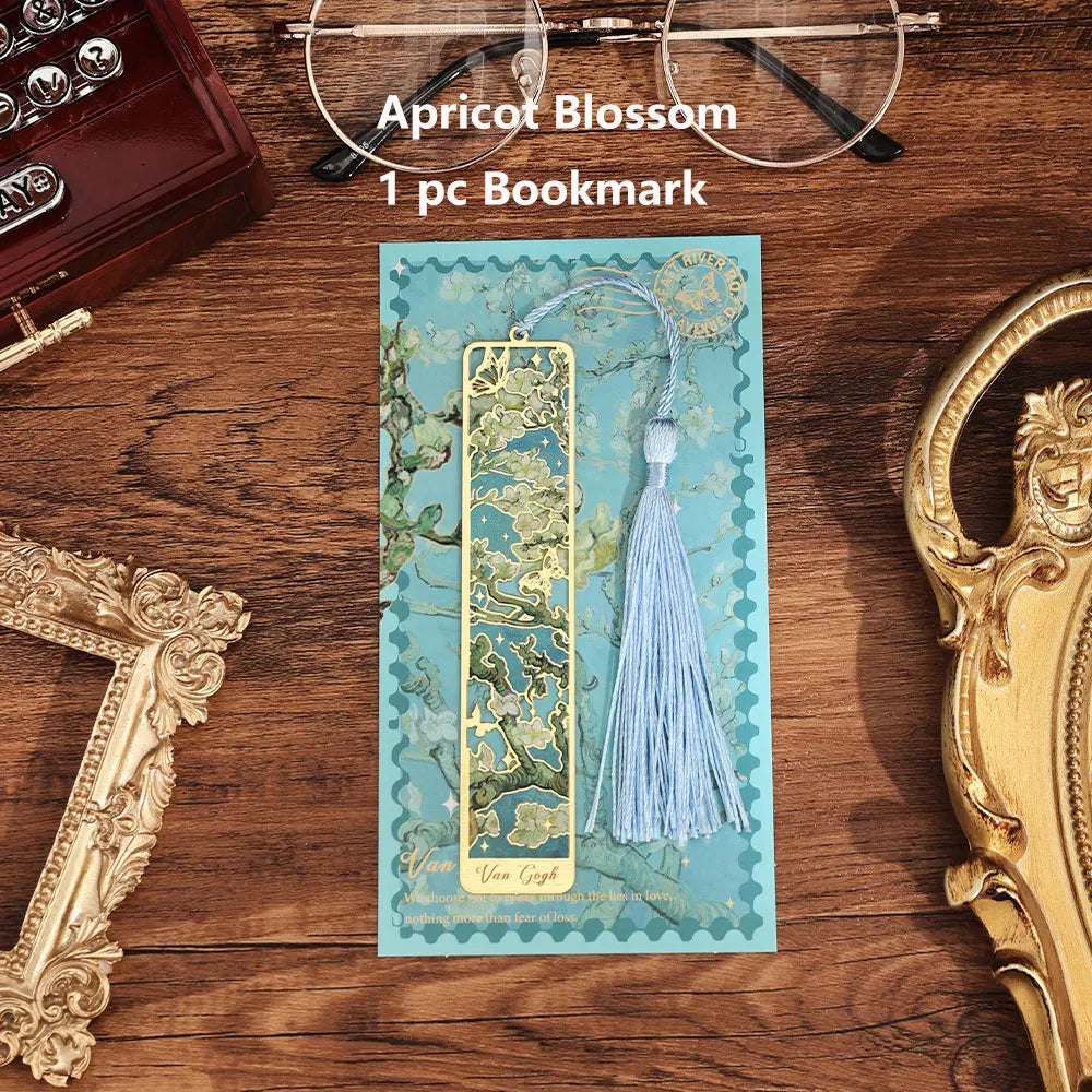 Retro Floral Metal Bookmark – Elegant Hollow Design with Tassel for Readers & Writers
